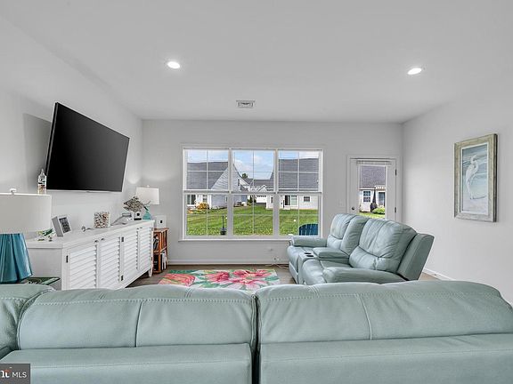 5th image of 7459 Saint Patrick Ct