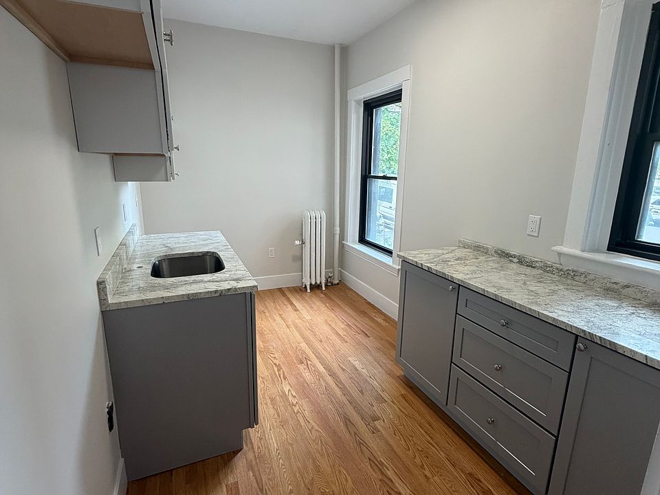 1st image of 1040 Commonwealth Ave #204