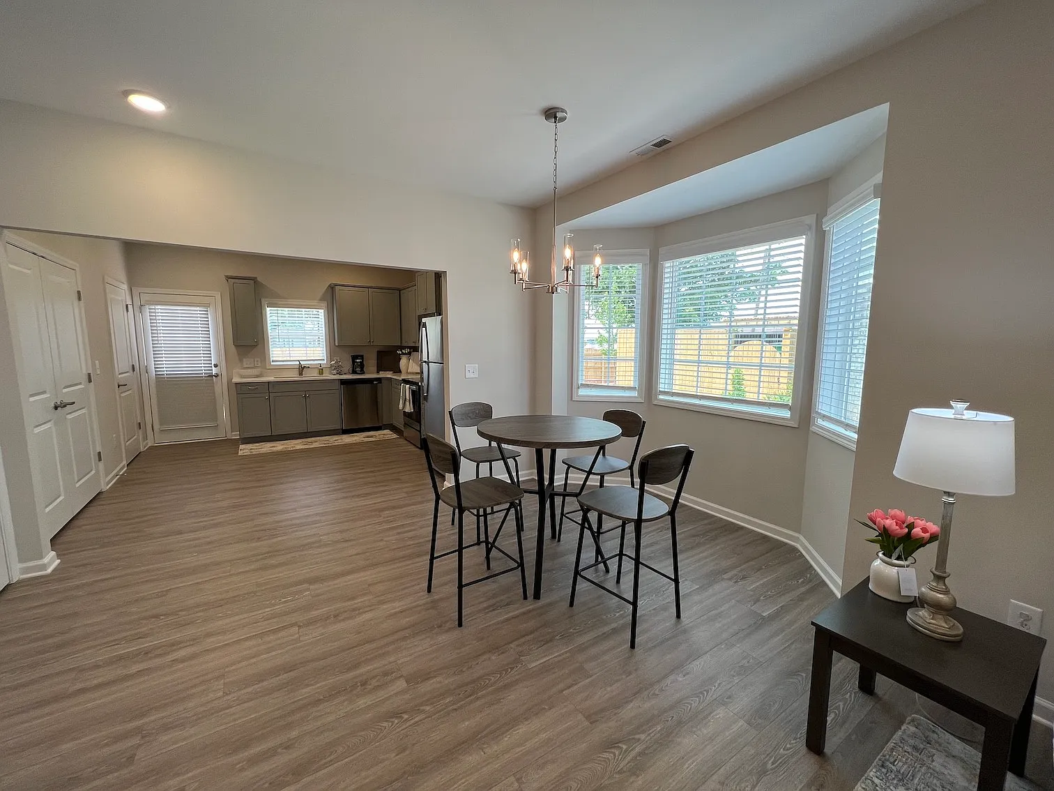 2 bed, 2.5 bath, 1200 sqft, $1,600 — Photo 3