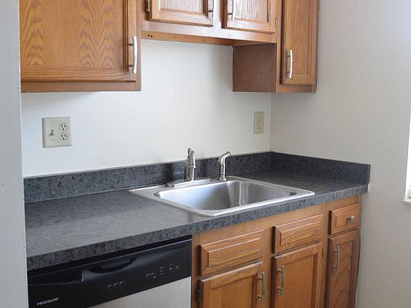5th image of 130 Woodhaven Dr