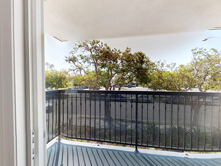 Eight 80 Newport Beach — Photo 145