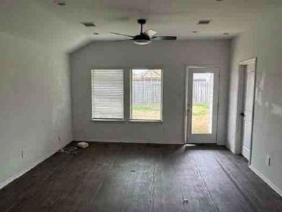 Additional Living Room