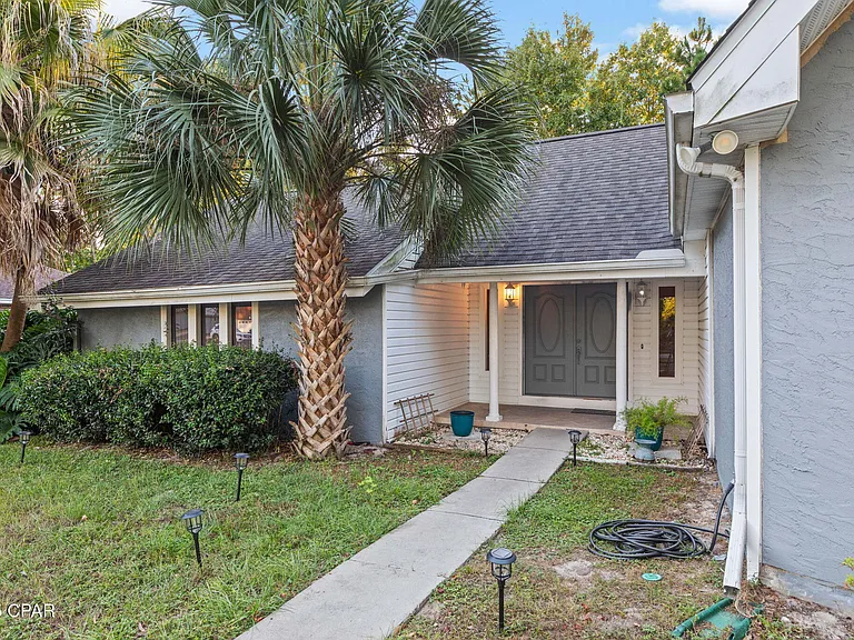 301 Fairway Blvd — Photo 4