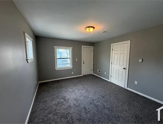2 bed, 704 sqft, $1,200 — Photo 2