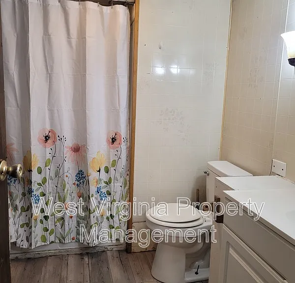 155 Crawford Ln — Photo 11