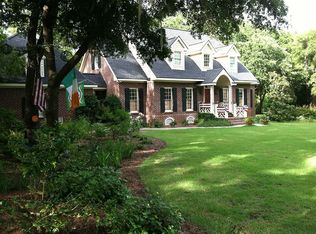 698 Willowlake Rd, Charleston, SC 29412