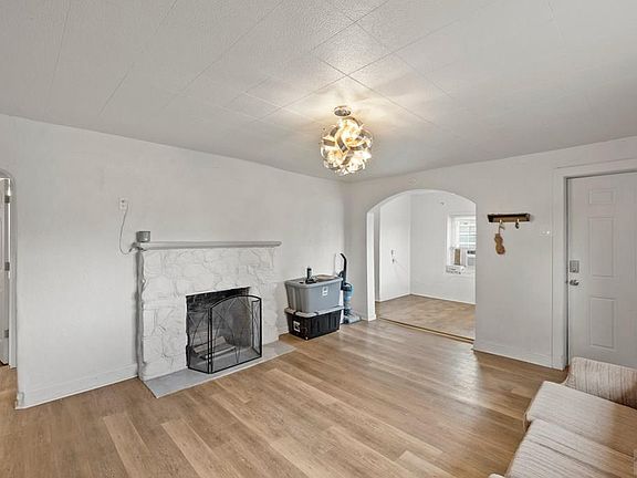 4th image of 803 E 13th St