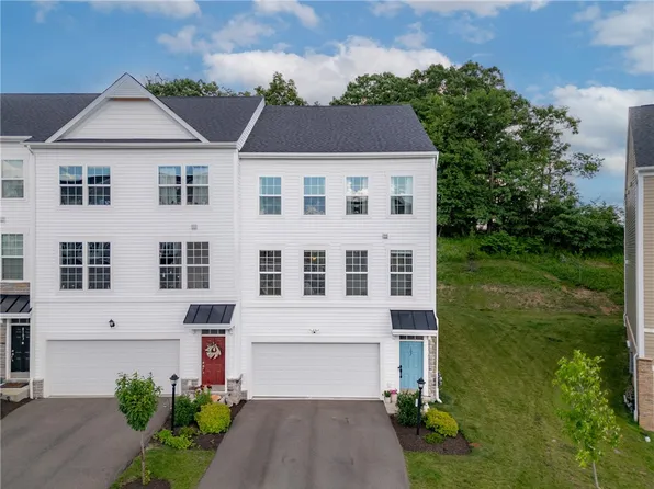 107 Sweetwater Dr, Coraopolis, PA 15108