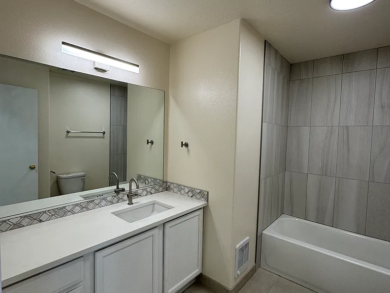 1603 E Coeur D Alene Ave #A — Photo 20