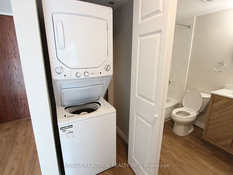 18 Pemberton Ave #Penthouse 01 — Photo 15