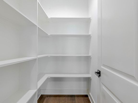 2nd image of 6901 Road 5503