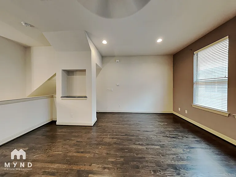 7404 Coronado Way — Photo 3