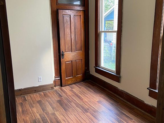 4th image of 644 Putnam Ave #A