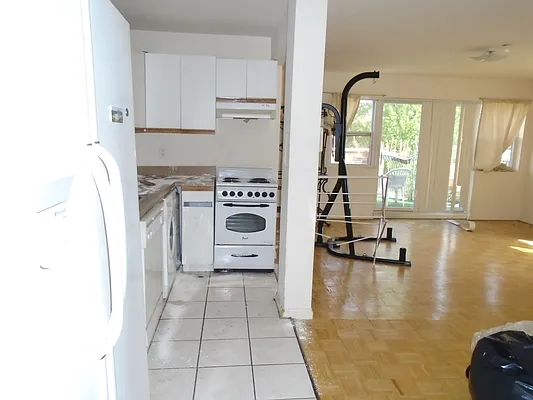 Rented by 18 REALTY | media 9