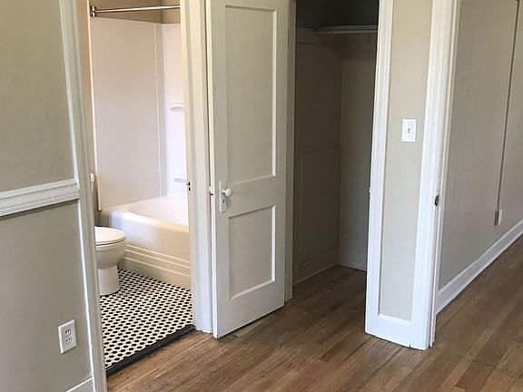 3rd image of 28 Gold Ave SW APT 03
