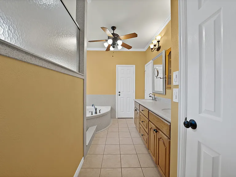 18638 Tall Oak Dr — Photo 23