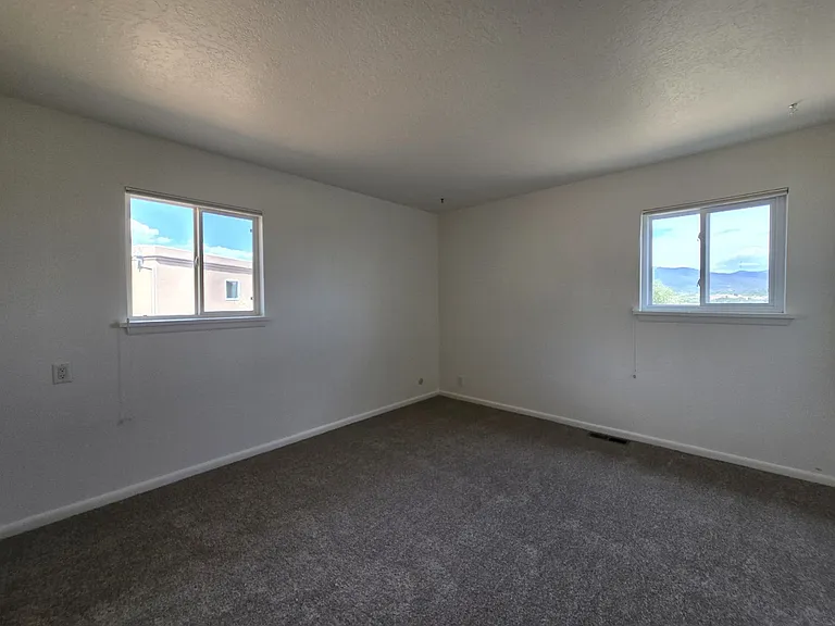 105 Michelle Dr — Photo 24