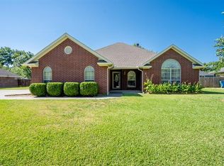 409 E Division St, Pilot Point, TX 76258