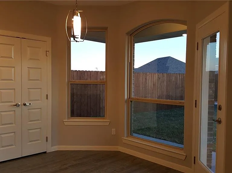 5261 Lost Creek Ln — Photo 8