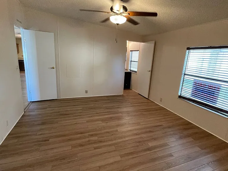 407 Whisper Oaks Dr #407 — Photo 44