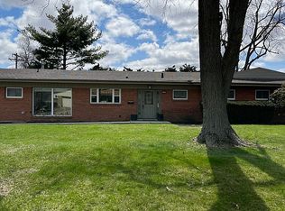 2307 E Jackson St, Bloomington, IL 61701