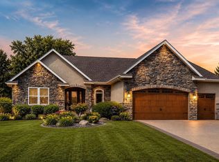 2462 Lone Eagle Trl, Woodbury, MN 55129