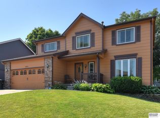 16911 Holmes Cir, Omaha, NE 68135