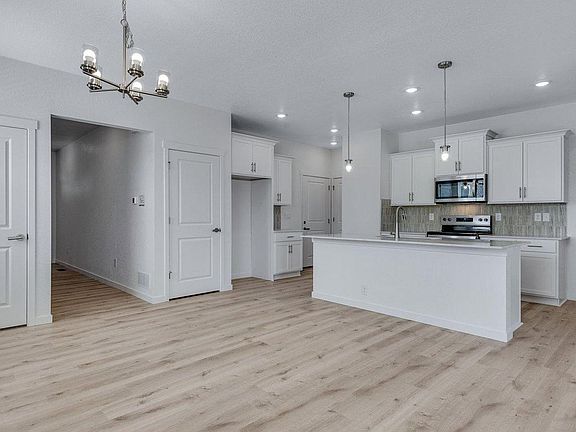 3rd image of 848 Trumpet Ln