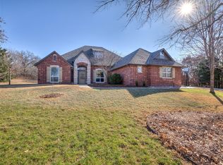 2010 Maria Cir, Edmond, OK 73034