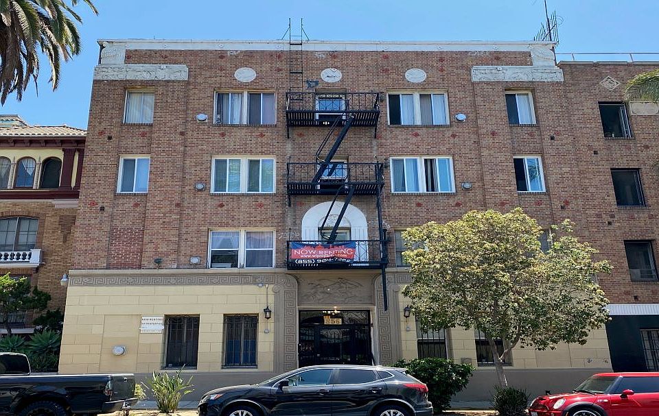 1st image of 856 S Catalina St #305