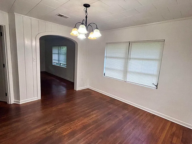 4112 W Belmont St — Photo 2