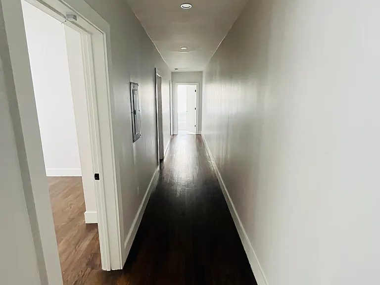 68 Norton St #2R — Photo 3