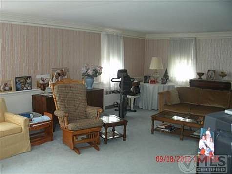 Living room opposite direction.