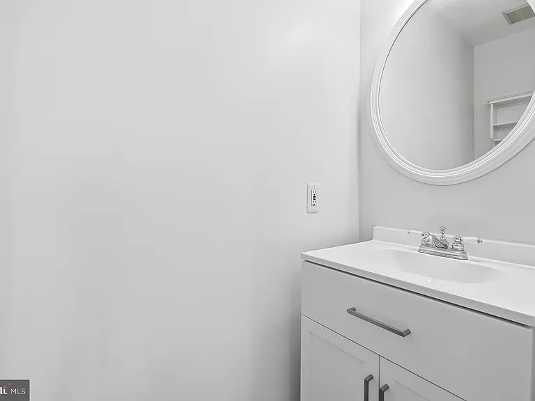 7691 Northern Oaks Ct — Photo 10