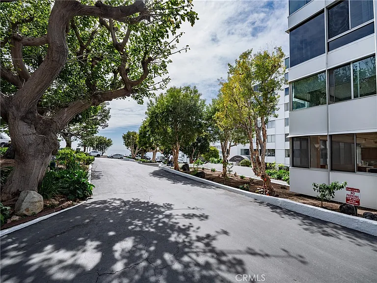 17352 W Sunset Blvd — Photo 22