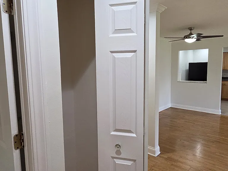 693 E Fullerton Ave #208 — Photo 15