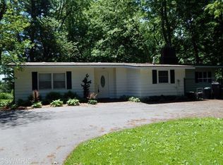 4138 E Tudor Rd, Berrien Springs, MI 49103