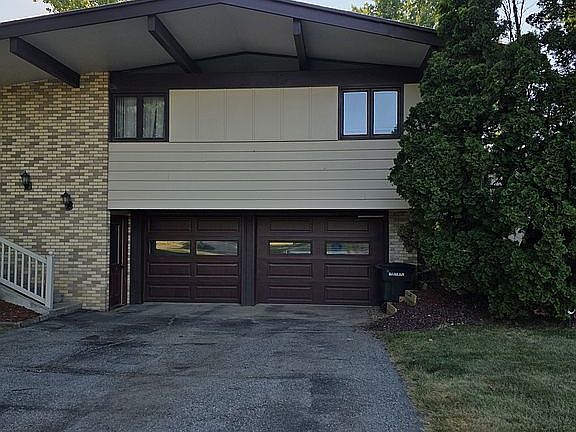 2nd image of 1101 Hillcrest Ave