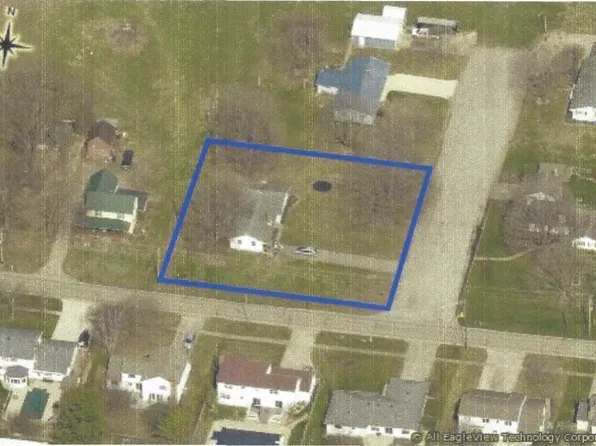 1815 Oval Dr, Circleville, OH 43113