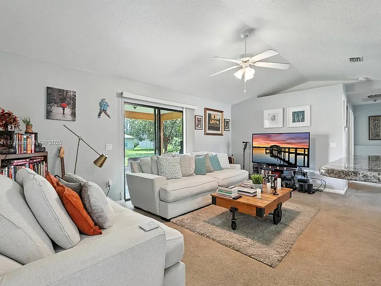 20 Bennett Ln — Photo 24