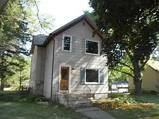 190 W Geneva St photo 1