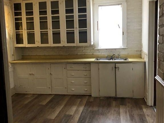 4th image of 250 Ideal St