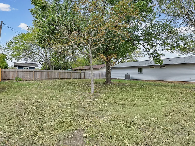 1100 Monte Vista Dr — Photo 25