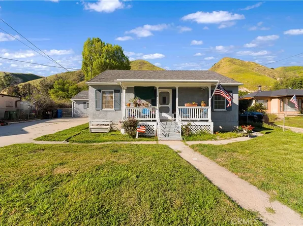 9741 Foothill Pl, Sylmar, CA 91342
