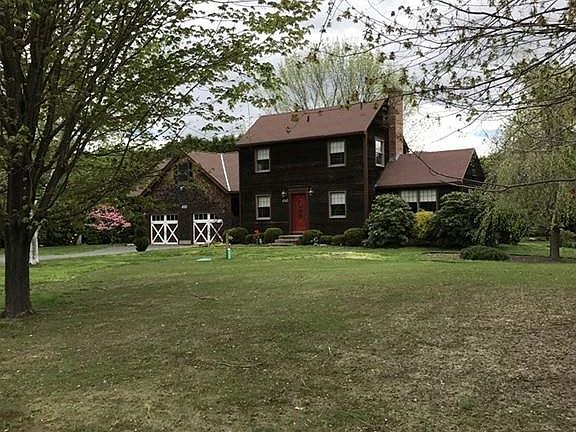 3rd image of 410 Hadley Rd