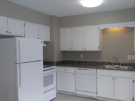 5th image of 2353 Colonial Hills Dr