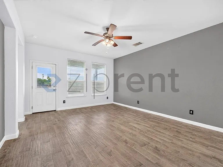 9024 Weepy Hollow Trl — Photo 14