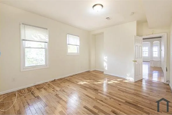 21-23 Monticello Ave #1 — Photo 5