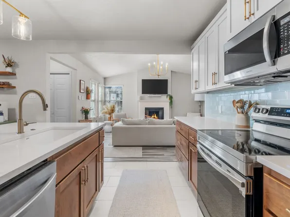 4617 Bracken Dr, Fort Worth, TX 76137