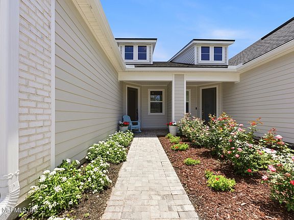 2nd image of 104 LATHAM Drive